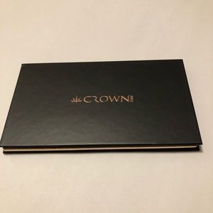 Crown Pro Eyeshadow Palette
